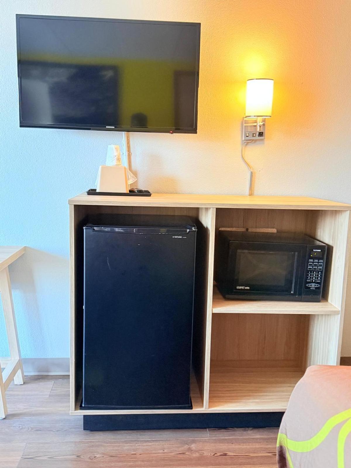 Hotel Super 8 By Wyndham Manassas Zewnętrze zdjęcie